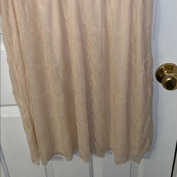 Lace cream colored dress - Picture 5 of 6